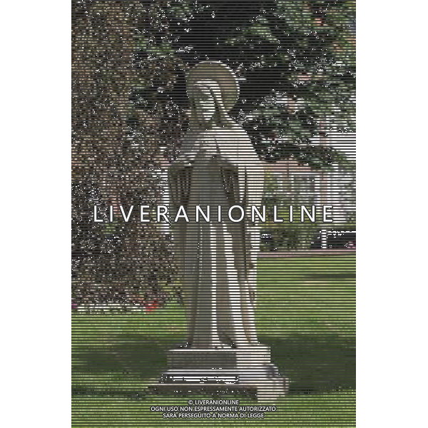 Statue of Jesus Christ in Begijnhof in Amsterdam, Holland ©PHOTOSHOT/Agenzia Aldo Liverani Sas - ITALY ONLY - VEDUTE DELLA CITTA\' DI AMSTERDAM IN OLANDA PAESI BASSI