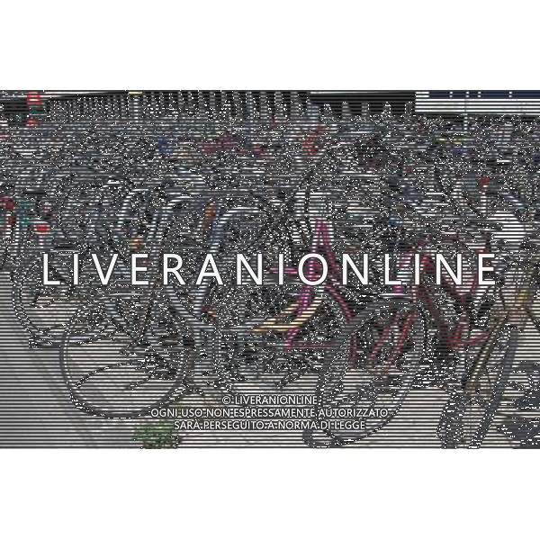 Bicycle park for bicycles at Central Station in Amsterdam, Holland ©PHOTOSHOT/Agenzia Aldo Liverani Sas - ITALY ONLY - VEDUTE DELLA CITTA\' DI AMSTERDAM IN OLANDA PAESI BASSI