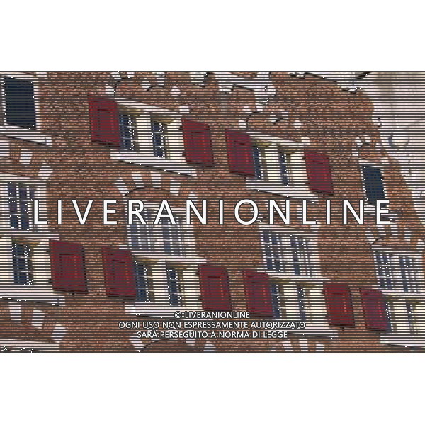 Windows with shutters in Amsterdam, Holland ©PHOTOSHOT/Agenzia Aldo Liverani Sas - ITALY ONLY - VEDUTE DELLA CITTA\' DI AMSTERDAM IN OLANDA PAESI BASSI