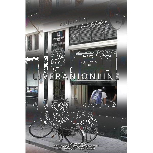 Coffee shop in Amsterdam, Holland ©PHOTOSHOT/Agenzia Aldo Liverani Sas - ITALY ONLY - VEDUTE DELLA CITTA\' DI AMSTERDAM IN OLANDA PAESI BASSI