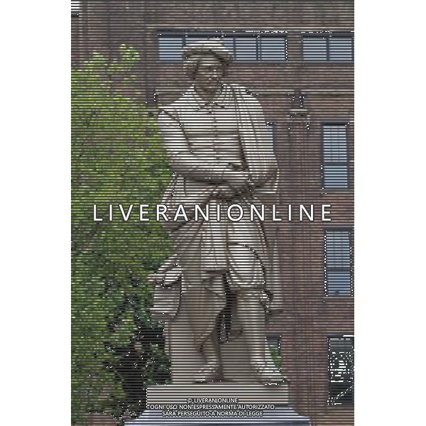 Statue of Rembrandt in Rembrandt Plein square in Amsterdam, Holland ©PHOTOSHOT/Agenzia Aldo Liverani Sas - ITALY ONLY - VEDUTE DELLA CITTA\' DI AMSTERDAM IN OLANDA PAESI BASSI
