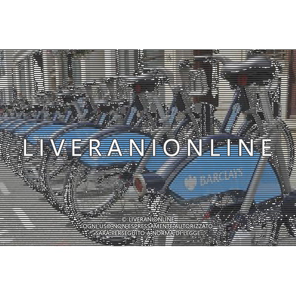 Barclays Bank reveal their results tomorrow, thursday. Photo Shows; London\'s Cycle hire scheme sponsored by Barclays © David Wimsett - Photoshot - Ag. Aldo Liverani sas ITALY ONLY BICICLETTE CON IL LOGO DELLA BARCLAYS