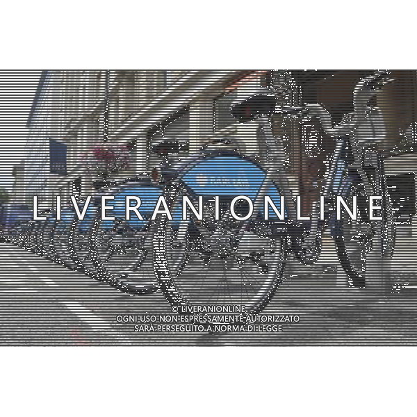Barclays Bank reveal their results tomorrow, thursday. Photo Shows; London\'s Cycle hire scheme sponsored by Barclays © David Wimsett - Photoshot - Ag. Aldo Liverani sas ITALY ONLY BICICLETTE CON IL LOGO DELLA BARCLAYS