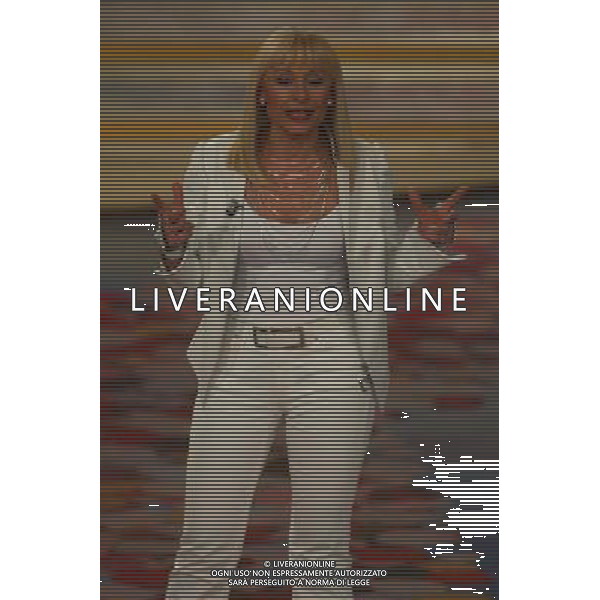 Roma 07/02/2004 - Nuovo programma diretto da Sergio Japino e condotto da Raffaella Carra\' \' Sogni \' in onda su Raiuno. agenzia aldo liverani