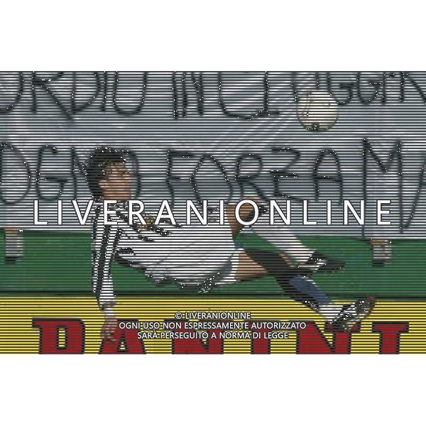 56a EDIZIONE COPPA CARNEVALE TORNEO DI VIAREGGIO JUVENTUS-WERDER BREMA 09/02/2004 nella foto CHIUMIENTO DAVIDE* FOTO GIANNI NUCCI/AGENZIA ALDO LIVERANI