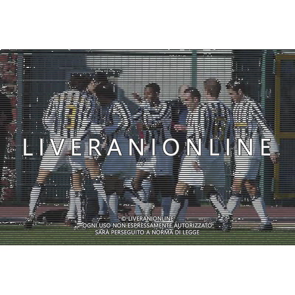 56a EDIZIONE COPPA CARNEVALE TORNEO DI VIAREGGIO JUVENTUS-WERDER BREMA 09/02/2004 nella foto ESULTANZA JUVENTUS* FOTO GIANNI NUCCI/AGENZIA ALDO LIVERANI