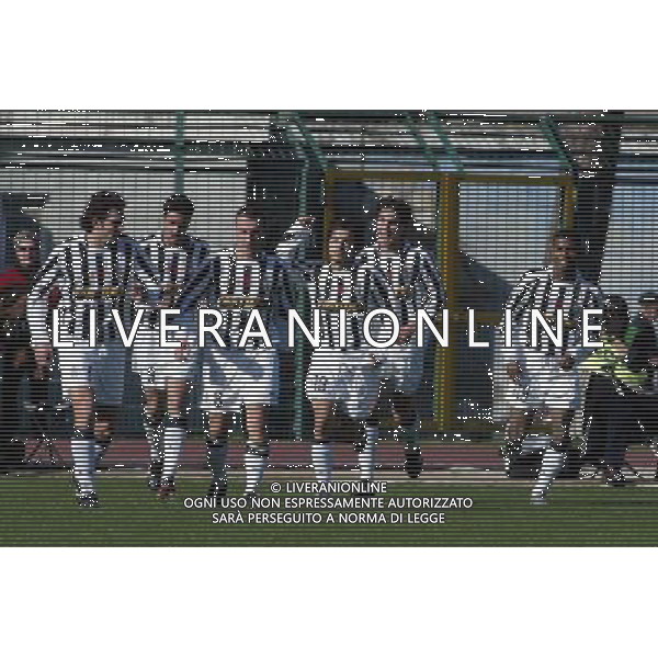 56a EDIZIONE COPPA CARNEVALE TORNEO DI VIAREGGIO JUVENTUS-WERDER BREMA 09/02/2004 nella foto ESULTANZA JUVENTUS* FOTO GIANNI NUCCI/AGENZIA ALDO LIVERANI