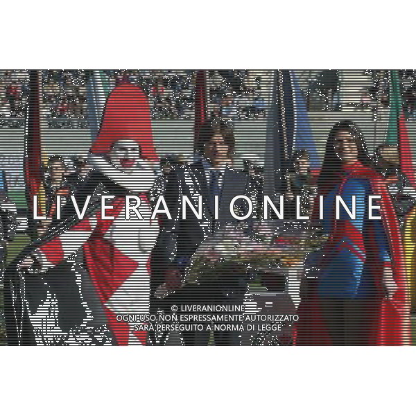 56a EDIZIONE COPPA CARNEVALE TORNEO DI VIAREGGIO JUVENTUS-WERDER BREMA 09/02/2004 nella foto ALESSIO TACCHINARDI INAUGURA IL TORNEO* FOTO GIANNI NUCCI/AGENZIA ALDO LIVERANI