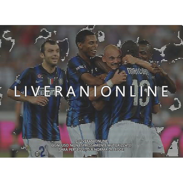 Trofeo TIM 2010 Bari - 13.08.2010 Juventus-Inter-Milan Nella Foto:esultanza dopo il gol di wesley sneijder con maicon /Ph.Vitez-Ag. Aldo Liverani