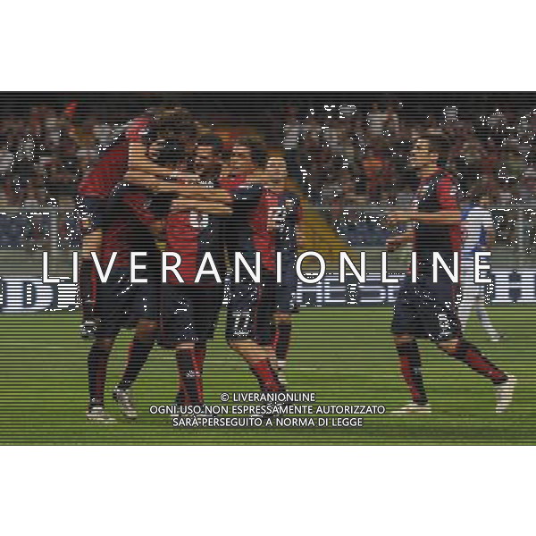Genoa - Atletico Bilbao 14mo Trofeo Spagnolo Genova 13-08-2010 Nella foto: abbracci Esultanza dopo il gol di luca toni ©Alessandro Falzone/AGENZIA ALDO LIVERANI SAS 