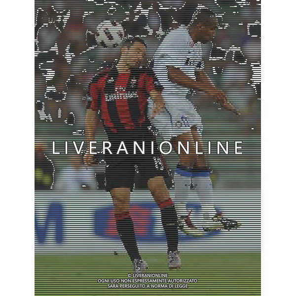 Trofeo TIM 2010 Bari - 13.08.2010 Juventus-Inter-Milan Nella Foto: gianluca zambrotta e douglas maicon /Ph.Vitez-Ag. Aldo Liverani