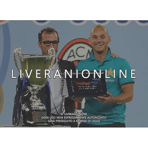 Trofeo TIM 2010 Bari - 13.08.2010 Juventus-Inter-Milan Nella Foto:premiazione di wesley sneijder miglior giocatore /Ph.Vitez-Ag. Aldo Liverani