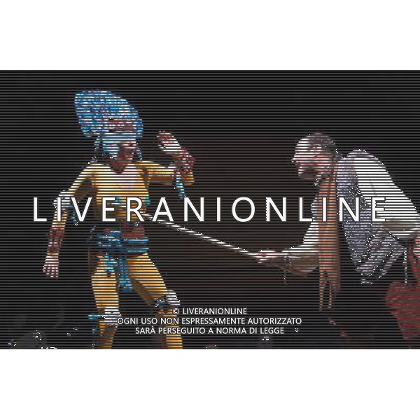 L\'opera \'Montezuma\', una co-produzione tra Theater der Welt, Edinburgh International Festival, Teatro Real de Madrid, Instituto Nacional de Bellas Artes, Festival Internacional Cervantino, Cultura UDG, Universidad de Guadalajara, Messico e Anglo Fondazione, in scena al King\'s Theatre, Festival internazionale di Edimburgo, 12 agosto 2010. AGALDOLIVERANI ONLYITALY