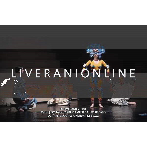 L\'opera \'Montezuma\',LOURDES AMBRIZ (centre) una co-produzione tra Theater der Welt, Edinburgh International Festival, Teatro Real de Madrid, Instituto Nacional de Bellas Artes, Festival Internacional Cervantino, Cultura UDG, Universidad de Guadalajara, Messico e Anglo Fondazione, in scena al King\'s Theatre, Festival internazionale di Edimburgo, 12 agosto 2010. AGALDOLIVERANI ONLYITALY