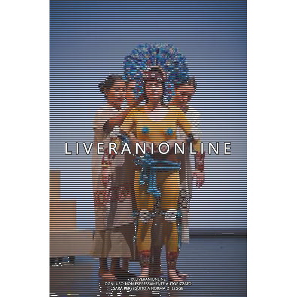L\'opera \'Montezuma\',LOURDES AMBRIZ (centre) una co-produzione tra Theater der Welt, Edinburgh International Festival, Teatro Real de Madrid, Instituto Nacional de Bellas Artes, Festival Internacional Cervantino, Cultura UDG, Universidad de Guadalajara, Messico e Anglo Fondazione, in scena al King\'s Theatre, Festival internazionale di Edimburgo, 12 agosto 2010. AGALDOLIVERANI ONLYITALY