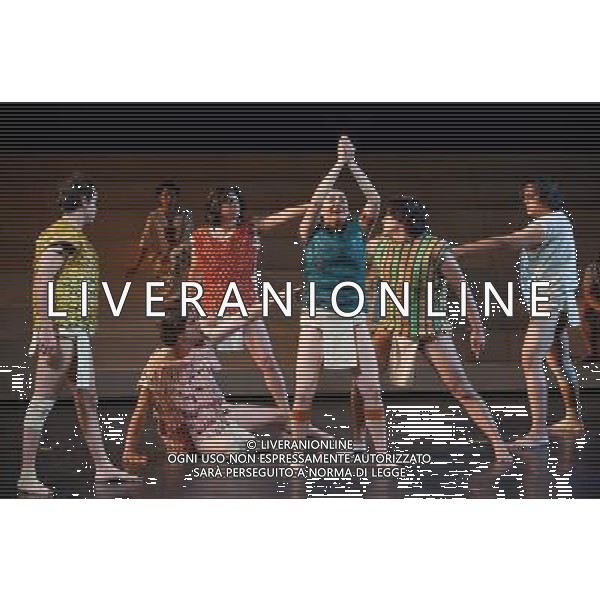 L\'opera \'Montezuma\'LUCíA SALAS (centre) una co-produzione tra Theater der Welt, Edinburgh International Festival, Teatro Real de Madrid, Instituto Nacional de Bellas Artes, Festival Internacional Cervantino, Cultura UDG, Universidad de Guadalajara, Messico e Anglo Fondazione, in scena al King\'s Theatre, Festival internazionale di Edimburgo, 12 agosto 2010. AGALDOLIVERANI ONLYITALY
