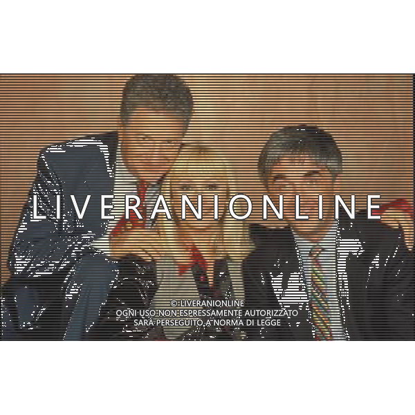 TRASMISSIONE TELEVISIVA CARRAMBA CHE SORPRESA 1995 NELLA FOTO CARRA RAFFAELLA-GIANFRANCO D ANGELO-GIORGIO COMASCHI AG ALDO LIVERANI