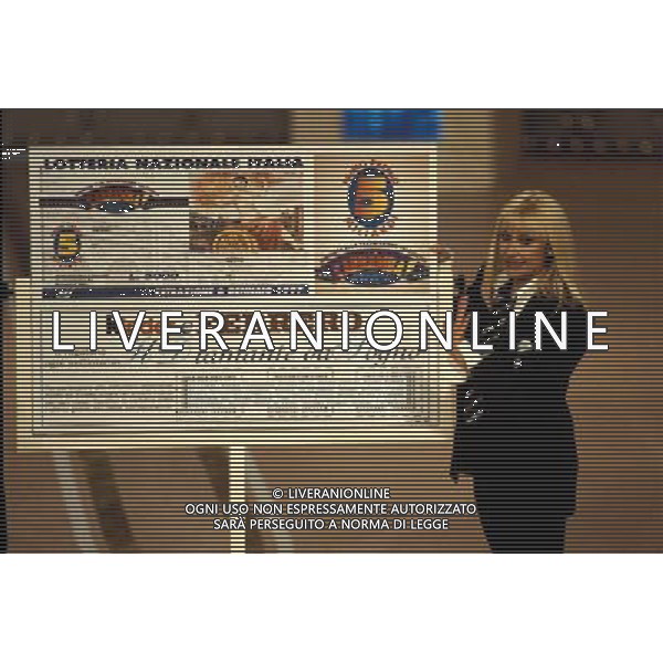 TRASMISSIONE TELEVISIVA CARRAMBA CHE SORPRESA 1995 NELLA FOTO CARRA RAFFAELLA AG ALDO LIVERANI