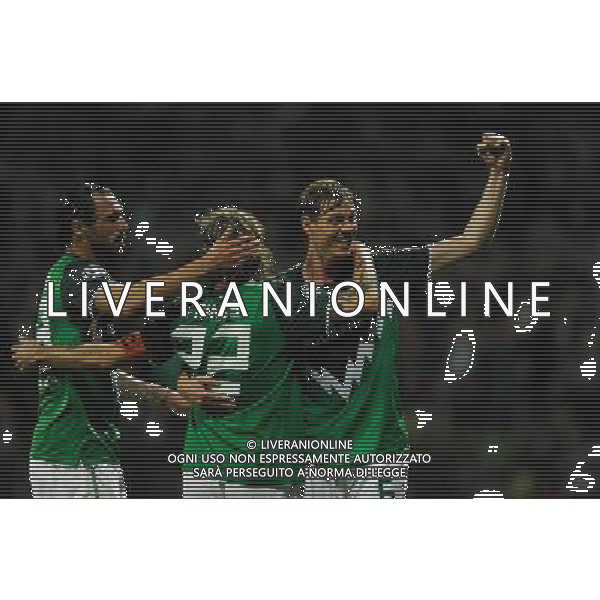 18.08.2010 UEFA Champions League, CL, Play-Off, Saison 2010/2011 SV Werder Bremen - UC Sampdoria Genova 3:1 NELLA FOTO ABBRACCI GIOCATORI WERDER BREMA-ALMEIDA-FRINGS - BOROWSKI FOTO FIRO-AG ALDO LIVERANI ONLY ITALY