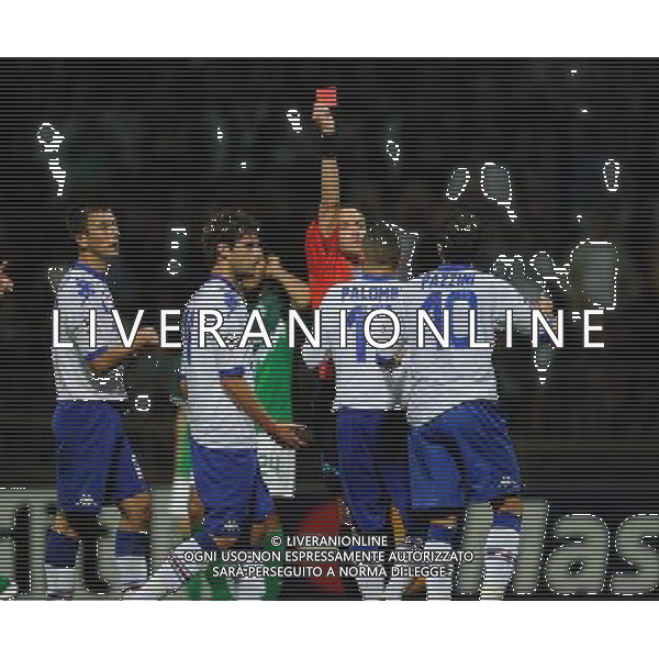 18.08.2010 UEFA Champions League, CL, Play-Off, Saison 2010/2011 SV Werder Bremen - UC Sampdoria Genova 3:1 NELLA FOTO Stephane LANNOY - LUCCHINI CON CARTELLINO ROSSO FOTO FIRO-AG ALDO LIVERANI ONLY ITALY