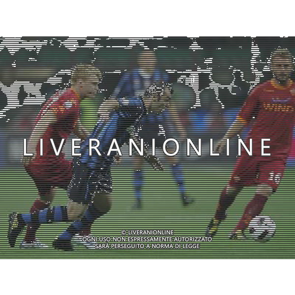 Inter - Roma Supercoppa Italiana 21/08/2010 nella foto john arne riise e pandev goran ©Luzzani/Agenzia Aldo Liverani Sas