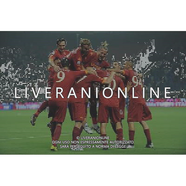 Supercoppa TIM 2010 Milano - 21.08.2010 Inter-Roma Nella Foto: abbracci esultanza dopo il gol di john arne riise del 0-1 /Ph.Vitez-Ag. Aldo Liverani