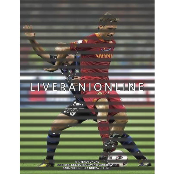 Inter - Roma Finale Supercoppa Italiana Tim 21/08/2010 nella foto francesco totti e cambiasso esteban ©Luzzani/Agenzia Aldo Liverani Sas