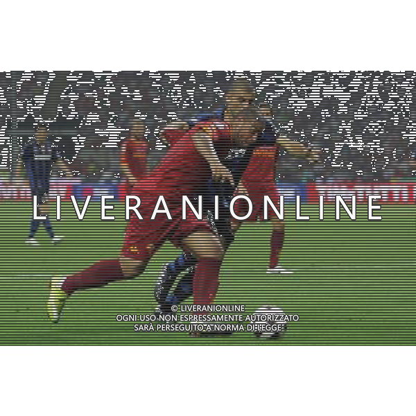 Inter - Roma Finale Supercoppa Italiana Tim 21/08/2010 nella foto adriano e samuel walter ©Luzzani/Agenzia Aldo Liverani Sas