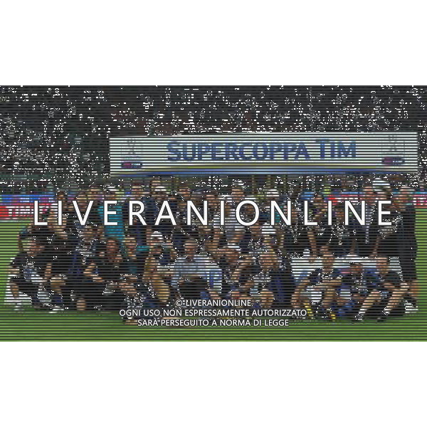 Supercoppa TIM 2010 Milano - 21.08.2010 Inter-Roma Nella Foto:la squadra inter posa co la coppa /Ph.Vitez-Ag. Aldo Liverani