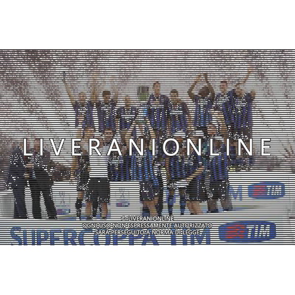 Milano 21-08-2010 Supercoppa Tim Inter-Roma 3:1 nella foto premiazione inter ph marco luzzani/ag aldo liverani s.a.s.