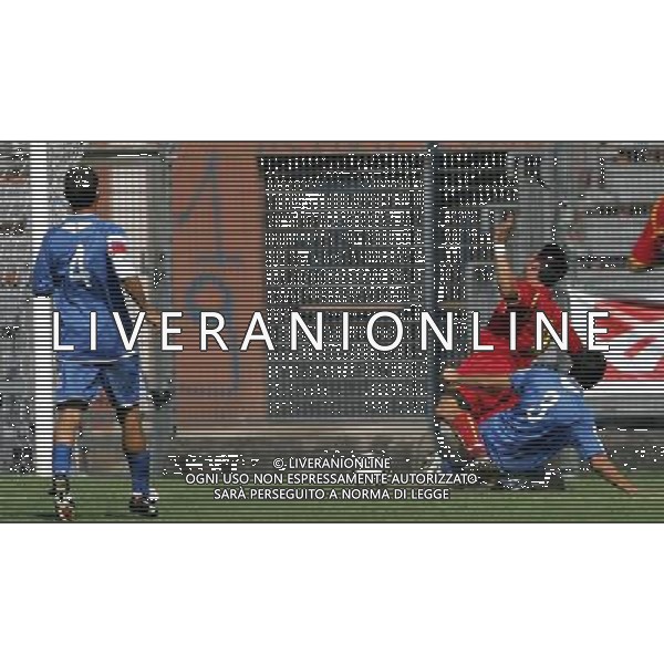 Como - Ravenna Prima giornata di campionato, Prima divisione girone A 22/08/2010 nella foto il fallo di espulsione di fasano ©Luzzani/Agenzia Aldo Liverani Sas