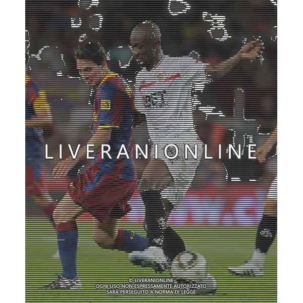 BARCELLONA-SIVIGLIA SUPERCOPPA DI SPAGNA 2010 NELLA FOTO Lionel Messi -Didier Zokora (ALTERPHOTOS/Acero)-AG ALDO LIVERANI ONLY ITALY