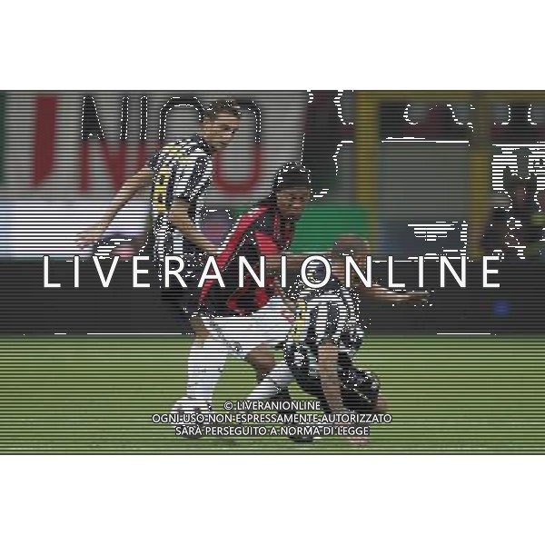 MILAN - JUVENTUS 20mo TROFEO LUIGI BERLUSCONI 22/08/2010 nella foto ronaldinho tra simone pepe e claudio marchisio ©Luzzani/Agenzia Aldo Liverani Sas