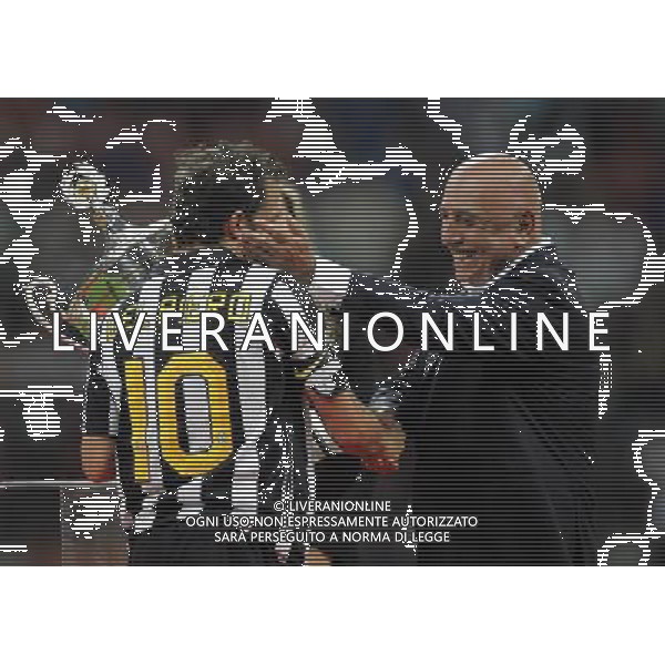 MILAN - JUVENTUS 20mo TROFEO LUIGI BERLUSCONI 22/08/2010 nella foto alessandro del piero premiato da galliani adriano ©Luzzani/Agenzia Aldo Liverani Sas