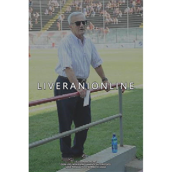Campionato Lega PRO 1° Divisione girone A Cremona 22-08-2010 Cremonese - Gubbio nella foto: Luigi Simoni attuale direttore tecnico del Gubbio ed ex allenatore della Cremonese è stato accolto con affetto da tutti i presenti in campo e sugli spalti stadio Zini foto Garavaglia - ag. Aldo Liverani sas