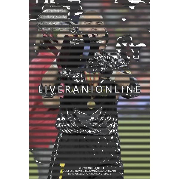 FC Barcelona\'s Victor Valdes celebrates the victory in the SuperCup of Spain Final match. August 21,2010. (ALTERPHOTOS/Acero) BARCELLONA-SIVIGLIA SUPERCOPPA DI SPAGNA 2010 AG ALDO LIVERANI SAS ITALY ONLY *** Local Caption *** .