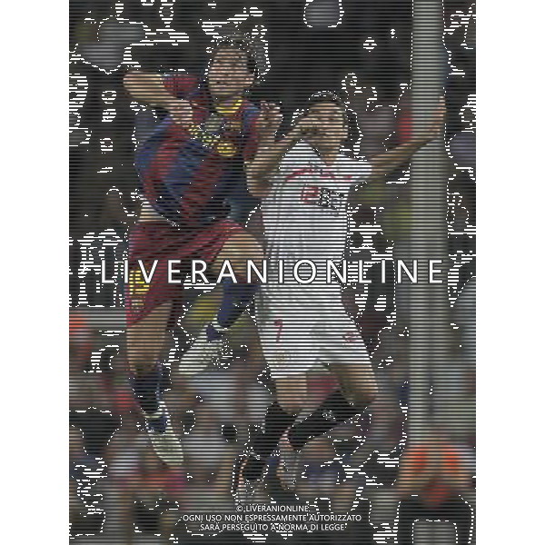 FC Barcelona\'s Maxwell (l) and Sevilla\'s Jesus Navas during SuperCup of Spain Final match. August 21,2010. (ALTERPHOTOS/Acero) BARCELLONA-SIVIGLIA SUPERCOPPA DI SPAGNA 2010 AG ALDO LIVERANI SAS ITALY ONLY *** Local Caption *** .