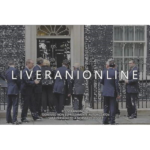 Fifa inspectors have begun a four-day visit as part of England\'s quest to host the 2018 World Cup.The Fifa delegation will meet Deputy Prime Minister Nick Clegg in Downing Street before touring Wembley Stadium with England manager Fabio Capello. Photo Shows; Fifa arriving at 10 Downing Street ©photoshot/Agenzia Aldo Liverani Sas - ITALY ONLY - LONDRA: Gli ispettori della Fifa hanno iniziato una visita di quattro giorni in Inghilterra ufficialmente candidata per ospitare i Mondiali di calcio o Coppa del Mondo FIFA del 2018. La delegazione incontrera\' prima il Vice Primo Ministro Nick Clegg a Downing Street poi il giro dello stadio di Wembley con il manager dell\'Inghilterra Fabio Capello.