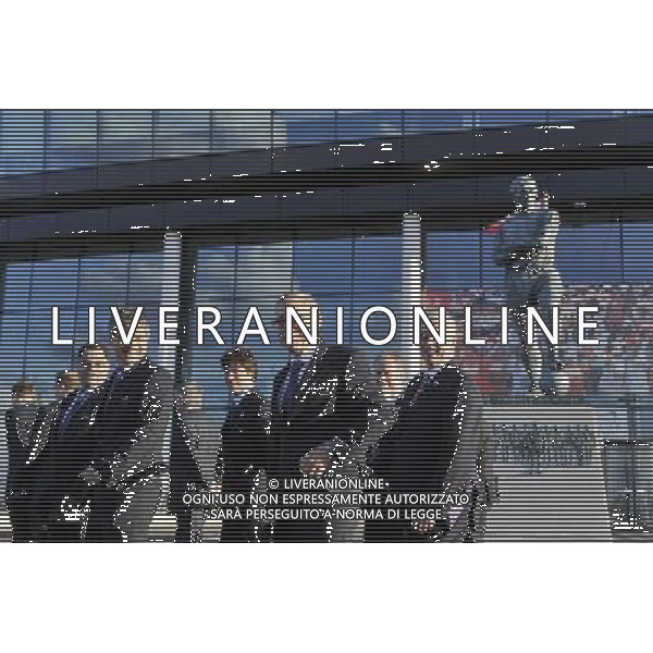 Fifa inspectors have begun a four-day visit as part of England\'s quest to host the 2018 World Cup.The Fifa delegation will meet Deputy Prime Minister Nick Clegg in Downing Street before touring Wembley Stadium with England manager Fabio Capello. Photo Shows; Fifa inspectors at Wembley Stadium in front of the Bobby moore Statue ©photoshot/Agenzia Aldo Liverani Sas - ITALY ONLY - LONDRA: Gli ispettori della Fifa hanno iniziato una visita di quattro giorni in Inghilterra ufficialmente candidata per ospitare i Mondiali di calcio o Coppa del Mondo FIFA del 2018. La delegazione incontrera\' prima il Vice Primo Ministro Nick Clegg a Downing Street poi il giro dello stadio di Wembley con il manager dell\'Inghilterra Fabio Capello.