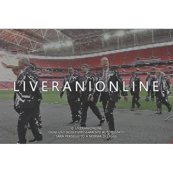 Fifa inspectors have begun a four-day visit as part of England\'s quest to host the 2018 World Cup.The Fifa delegation will meet Deputy Prime Minister Nick Clegg in Downing Street before touring Wembley Stadium with England manager Fabio Capello. Photo Shows; Fifa inspectors at Wembley Stadium with Fabio Capello. ©photoshot/Agenzia Aldo Liverani Sas - ITALY ONLY - LONDRA: Gli ispettori della Fifa hanno iniziato una visita di quattro giorni in Inghilterra ufficialmente candidata per ospitare i Mondiali di calcio o Coppa del Mondo FIFA del 2018. La delegazione incontrera\' prima il Vice Primo Ministro Nick Clegg a Downing Street poi il giro dello stadio di Wembley con il manager dell\'Inghilterra Fabio Capello.