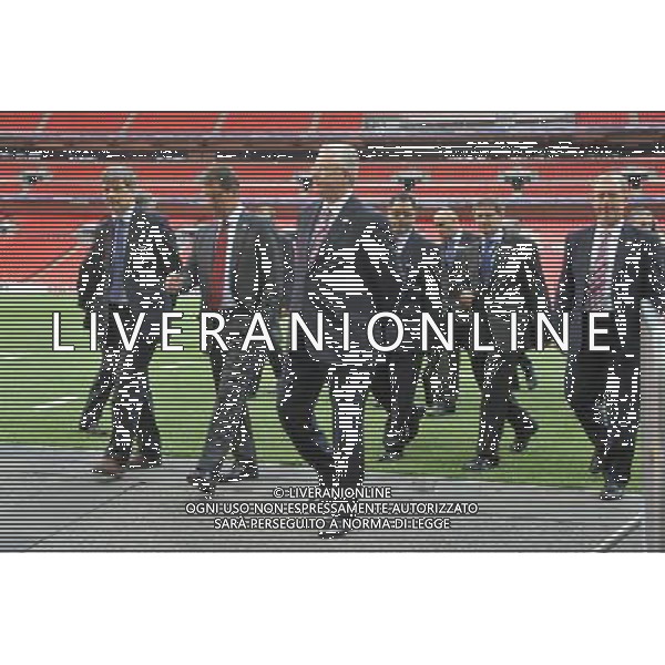 Fifa inspectors have begun a four-day visit as part of England\'s quest to host the 2018 World Cup.The Fifa delegation will meet Deputy Prime Minister Nick Clegg in Downing Street before touring Wembley Stadium with England manager Fabio Capello. Photo Shows; Fifa inspectors at Wembley Stadium with Fabio Capello. ©photoshot/Agenzia Aldo Liverani Sas - ITALY ONLY - LONDRA: Gli ispettori della Fifa hanno iniziato una visita di quattro giorni in Inghilterra ufficialmente candidata per ospitare i Mondiali di calcio o Coppa del Mondo FIFA del 2018. La delegazione incontrera\' prima il Vice Primo Ministro Nick Clegg a Downing Street poi il giro dello stadio di Wembley con il manager dell\'Inghilterra Fabio Capello.