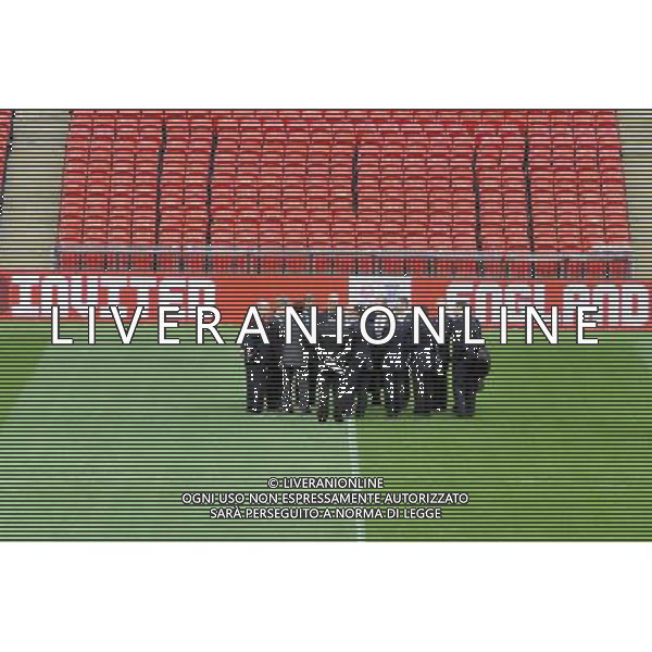 Fifa inspectors have begun a four-day visit as part of England\'s quest to host the 2018 World Cup.The Fifa delegation will meet Deputy Prime Minister Nick Clegg in Downing Street before touring Wembley Stadium with England manager Fabio Capello. Photo Shows; Fifa inspectors at Wembley Stadium with Fabio Capello. ©photoshot/Agenzia Aldo Liverani Sas - ITALY ONLY - LONDRA: Gli ispettori della Fifa hanno iniziato una visita di quattro giorni in Inghilterra ufficialmente candidata per ospitare i Mondiali di calcio o Coppa del Mondo FIFA del 2018. La delegazione incontrera\' prima il Vice Primo Ministro Nick Clegg a Downing Street poi il giro dello stadio di Wembley con il manager dell\'Inghilterra Fabio Capello.