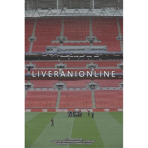 Fifa inspectors have begun a four-day visit as part of England\'s quest to host the 2018 World Cup.The Fifa delegation will meet Deputy Prime Minister Nick Clegg in Downing Street before touring Wembley Stadium with England manager Fabio Capello. Photo Shows; Fifa inspectors at Wembley Stadium with Fabio Capello. ©photoshot/Agenzia Aldo Liverani Sas - ITALY ONLY - LONDRA: Gli ispettori della Fifa hanno iniziato una visita di quattro giorni in Inghilterra ufficialmente candidata per ospitare i Mondiali di calcio o Coppa del Mondo FIFA del 2018. La delegazione incontrera\' prima il Vice Primo Ministro Nick Clegg a Downing Street poi il giro dello stadio di Wembley con il manager dell\'Inghilterra Fabio Capello.