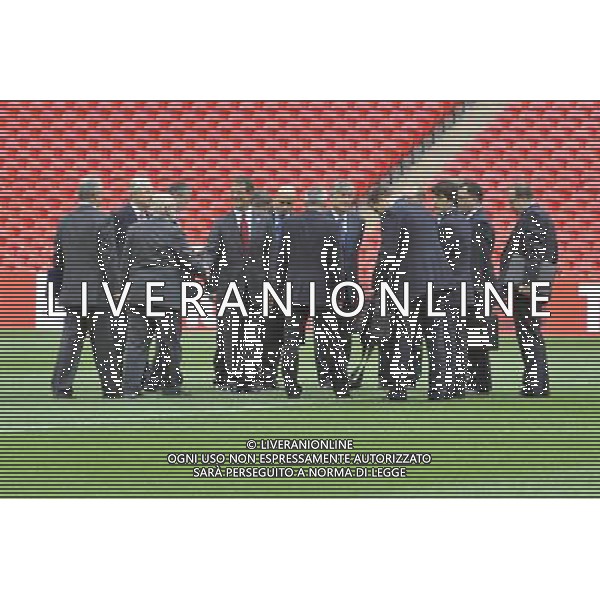 Fifa inspectors have begun a four-day visit as part of England\'s quest to host the 2018 World Cup.The Fifa delegation will meet Deputy Prime Minister Nick Clegg in Downing Street before touring Wembley Stadium with England manager Fabio Capello. Photo Shows; Fifa inspectors at Wembley Stadium with Fabio Capello. ©photoshot/Agenzia Aldo Liverani Sas - ITALY ONLY - LONDRA: Gli ispettori della Fifa hanno iniziato una visita di quattro giorni in Inghilterra ufficialmente candidata per ospitare i Mondiali di calcio o Coppa del Mondo FIFA del 2018. La delegazione incontrera\' prima il Vice Primo Ministro Nick Clegg a Downing Street poi il giro dello stadio di Wembley con il manager dell\'Inghilterra Fabio Capello.