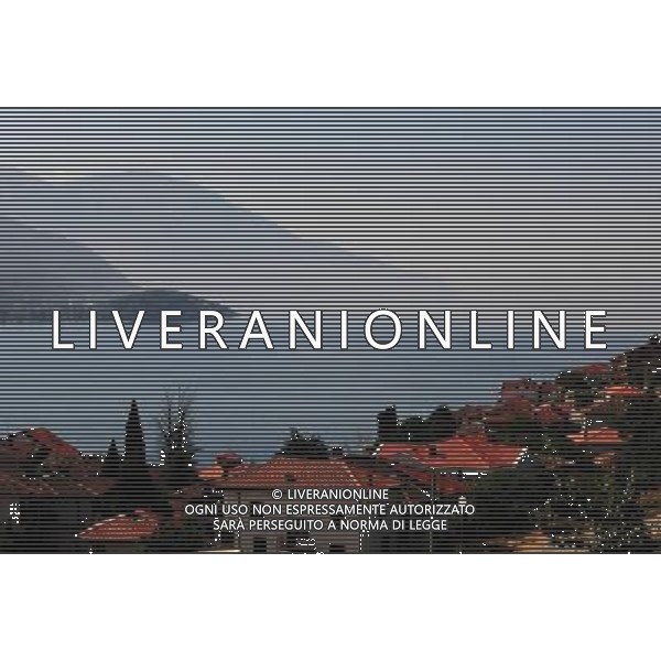 (100826) -- OHRID, Aug. 26, 2010 () -- Photo taken on Aug. 25, 2010, shows the lake view of Ohrid in southwest Macedonia. As an important cultural centre during the Byzantine times, Ohrid, together with the Lake Ohrid, was accepted as a World Cultural Heritage Site by UNESCO in 1980. (/Zeng Yi) (ypf) ©photoshot/Agenzia Aldo Liverani Sas - ITALY ONLY - Vedute della citta\' vecchia e il lago di Ocrida, nella Macedonia, 25 agosto 2010. Importante centro culturale durante il periodo bizantino,  stato ritenuto come patrimonio mondiale dell\'umanitˆ dall\'UNESCO nel 1980. 