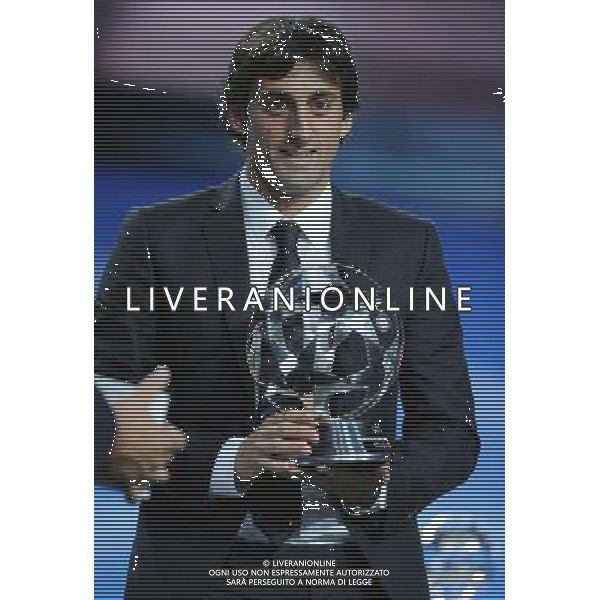 Champions League Draw 2010/2011 Sorteggi Montecarlo (Principato di Monaco) - 26.08.2010 Nella Foto:milito premiato da platini come miglior giocatore champions league 2009-2010 /Ph.Vitez-Ag. Aldo Liverani
