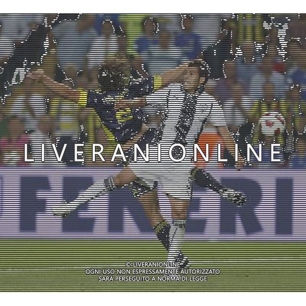 Euroleague match between Fenerbahce and Paok at Sukru Saracoglu Stadium in Istanbul, Turkey . 26.08.2010 Match scored 1 - 1 Pictured: Anis Boussaidi ( R) of Paok and Diego Lugano ( L) of Fenerbahce. © Sprr / Seskimphoto - Photoshot - Ag. Aldo Liverani sas ITALY ONLY ISTANBUL ( TURCHIA) - PARTITA CALCIO EUFA EUROPA LEAGUE \' PAOK FC vs FENERBAHCE SK\'