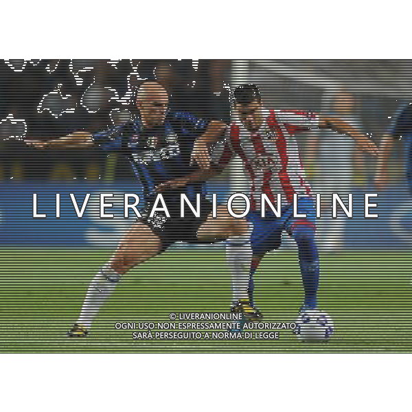 UEFA SuperCup 2010 Montecarlo (Principato di Monaco) - 27.08.2010 Inter-Atleco Madrid Nella Foto:reyes cambiasso /Ph.Vitez-Ag. Aldo Liverani