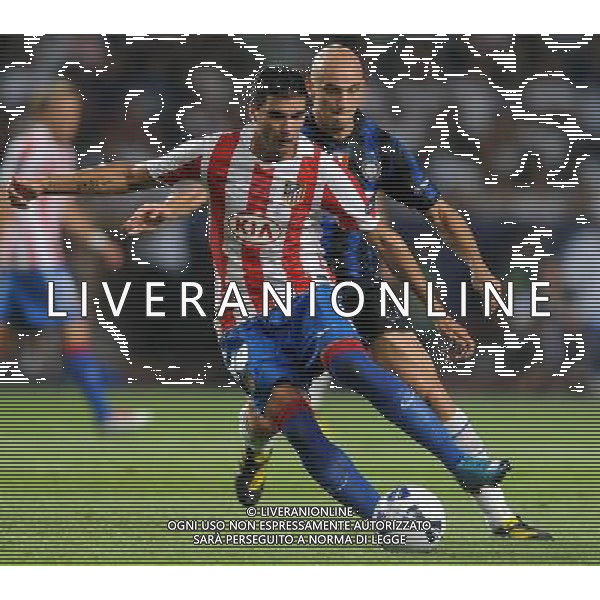 UEFA SuperCup 2010 Montecarlo (Principato di Monaco) - 27.08.2010 Inter-Atleco Madrid Nella Foto:reyes cambiasso /Ph.Vitez-Ag. Aldo Liverani