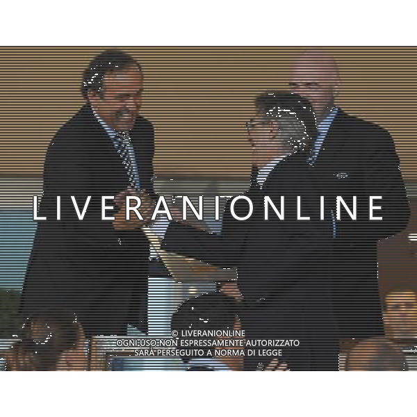 UEFA SuperCup 2010 Montecarlo (Principato di Monaco) - 27.08.2010 Inter-Atleco Madrid Nella Foto:michel platini premia moratti massimo /Ph.Vitez-Ag. Aldo Liverani